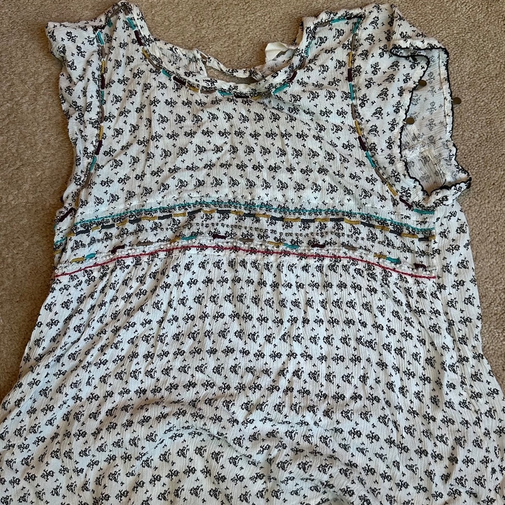 Altar'd State White shirt with black pattern LARGE